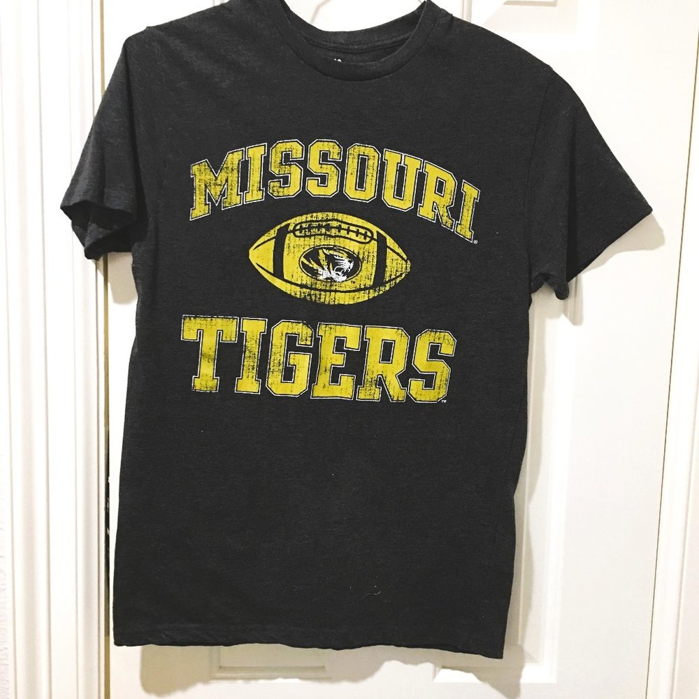 $7 or 2/$10 tshirt sale: University of Missouri Tigers Football t-shirt size s